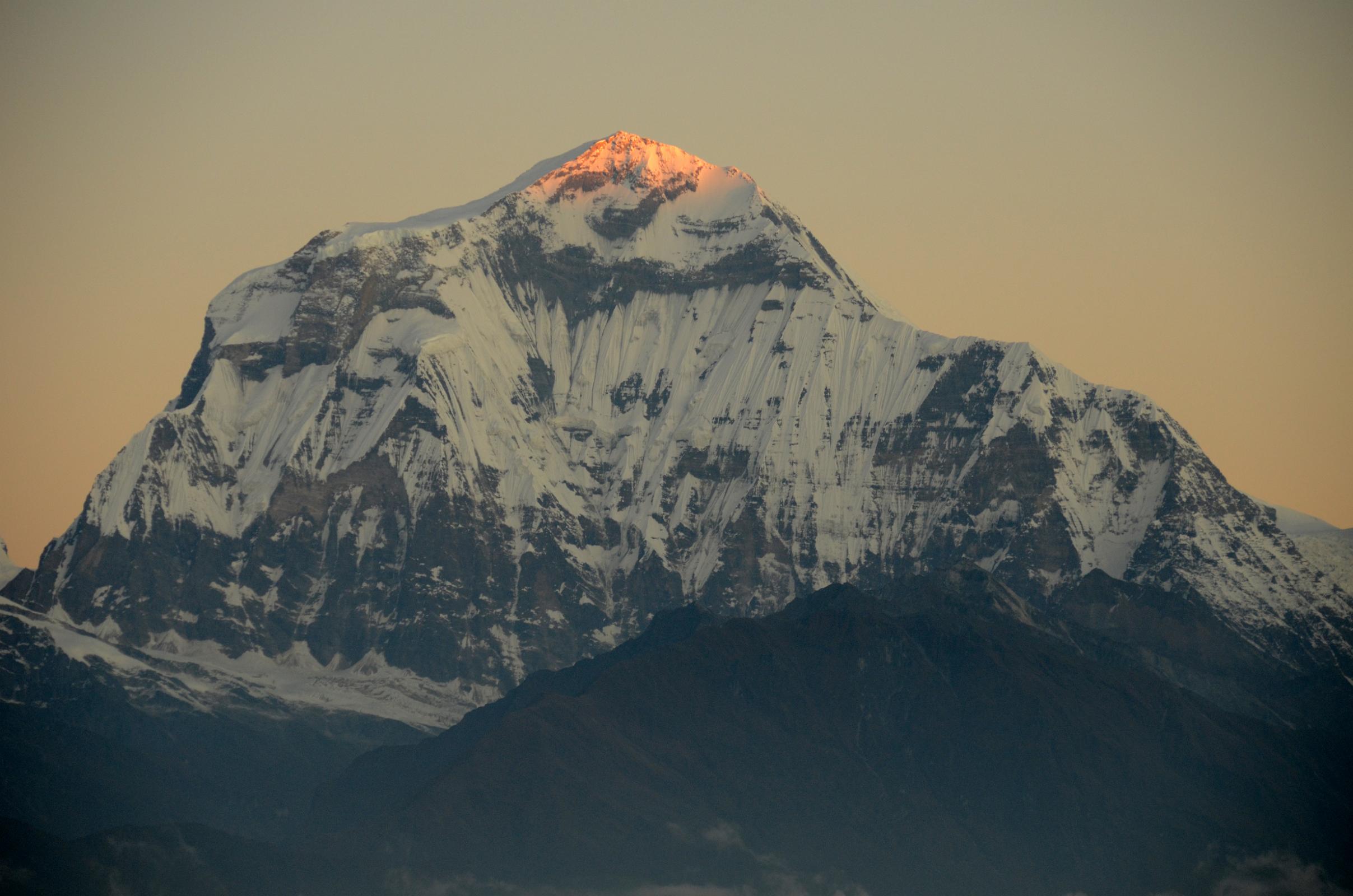 Poon Hill 04 The First Rays Of Sunrise Shine On The Dhaulagiri Summit 